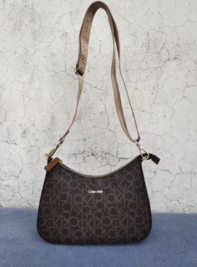 单肩斜挎腋下女包老花女包拉链封口麻将包半月包