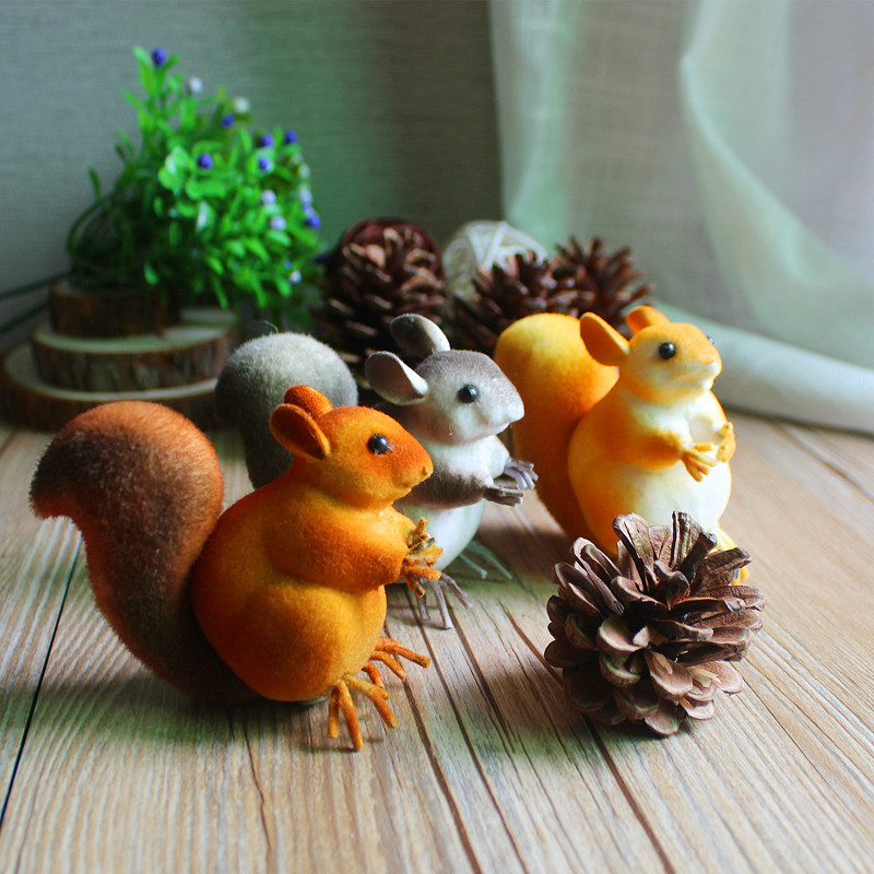 卡萝琳棕黄松鼠压缩表面模型道具