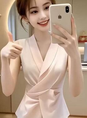 韩系都市穿搭小资粉色V领无袖衬衫女2026年夏季新款掐腰显瘦气质