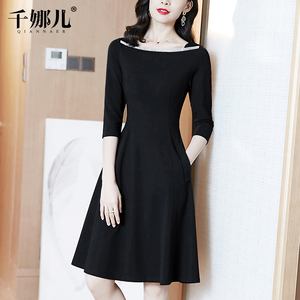 黑色连衣裙女春秋装2026新款高端收腰显瘦气质A字赫本风小黑裙子