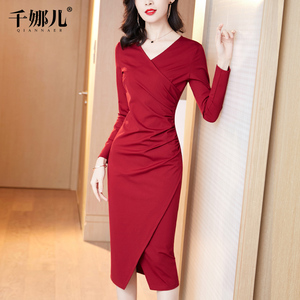 红色连衣裙女春装季2026新款长袖V领包臀开叉高端气质显瘦长裙子