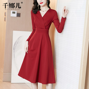酒红色连衣裙春秋装2025新款长袖女士高端收腰显瘦气质大摆长裙子