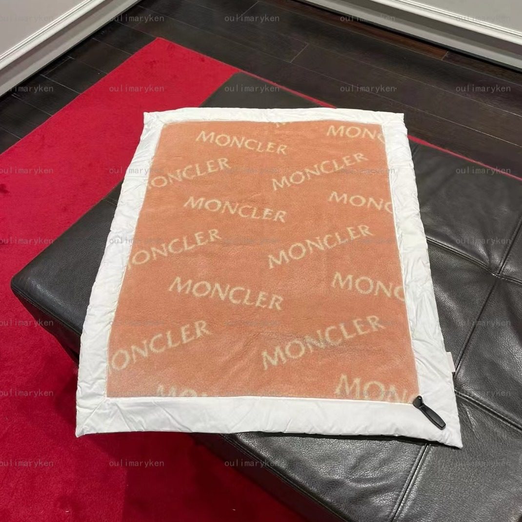 意大利奥莱 moncler 婴儿宝宝羽绒被 绒绒面料 肉粉色 可配盒子