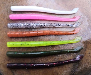 BSB刀尾面条虫11cm8条浮水软虫德州倒钓钓组经典鲈鱼鳜鱼路亚饵