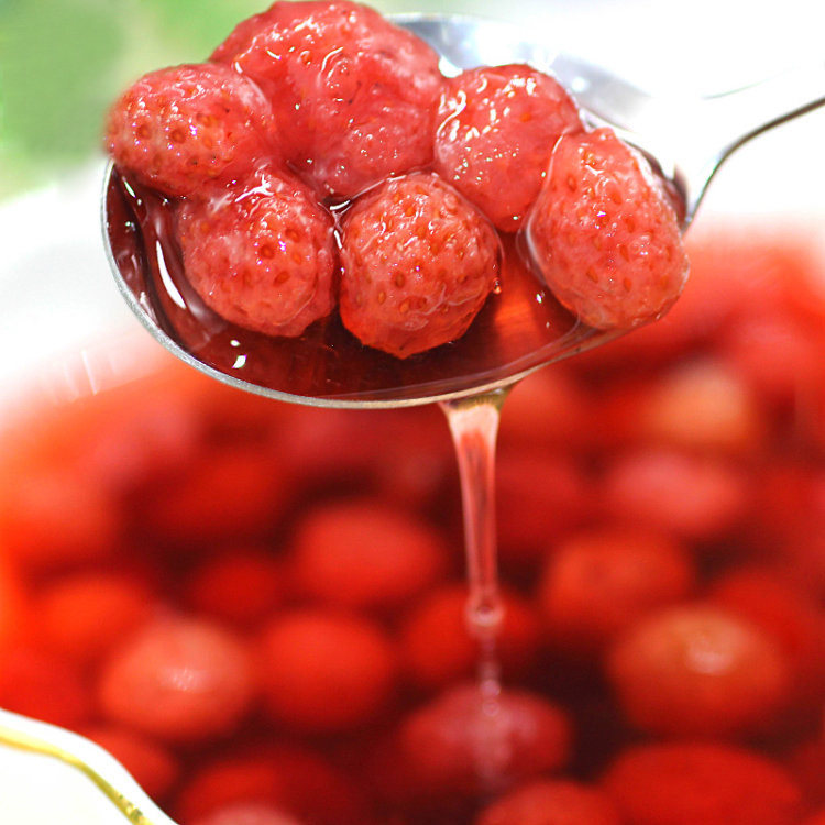 甘肃陇南特产瓢子罐头野草莓野生水果酸甜可口一瓶210g送礼瓶装