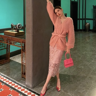 宛宛大大【曼塔粉玫瑰】粗线针织毛衣开衫刺绣半身裙气质女人套装