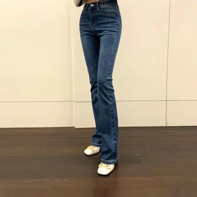 高腰显腿长微喇叭牛仔裤版型王者