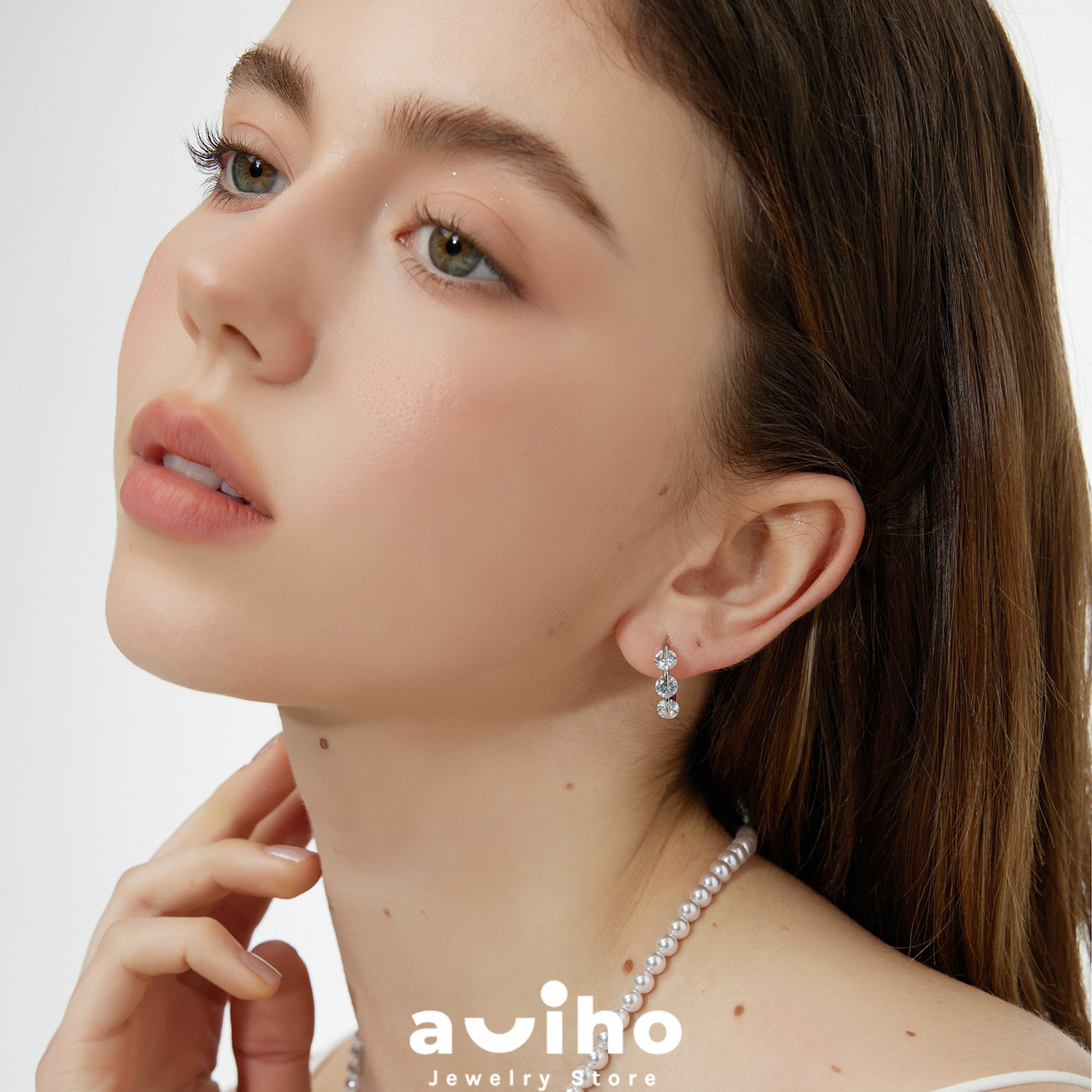 aviho 原创闪钻锆石耳钉高级感冷淡风银色简约小众耳环耳扣女