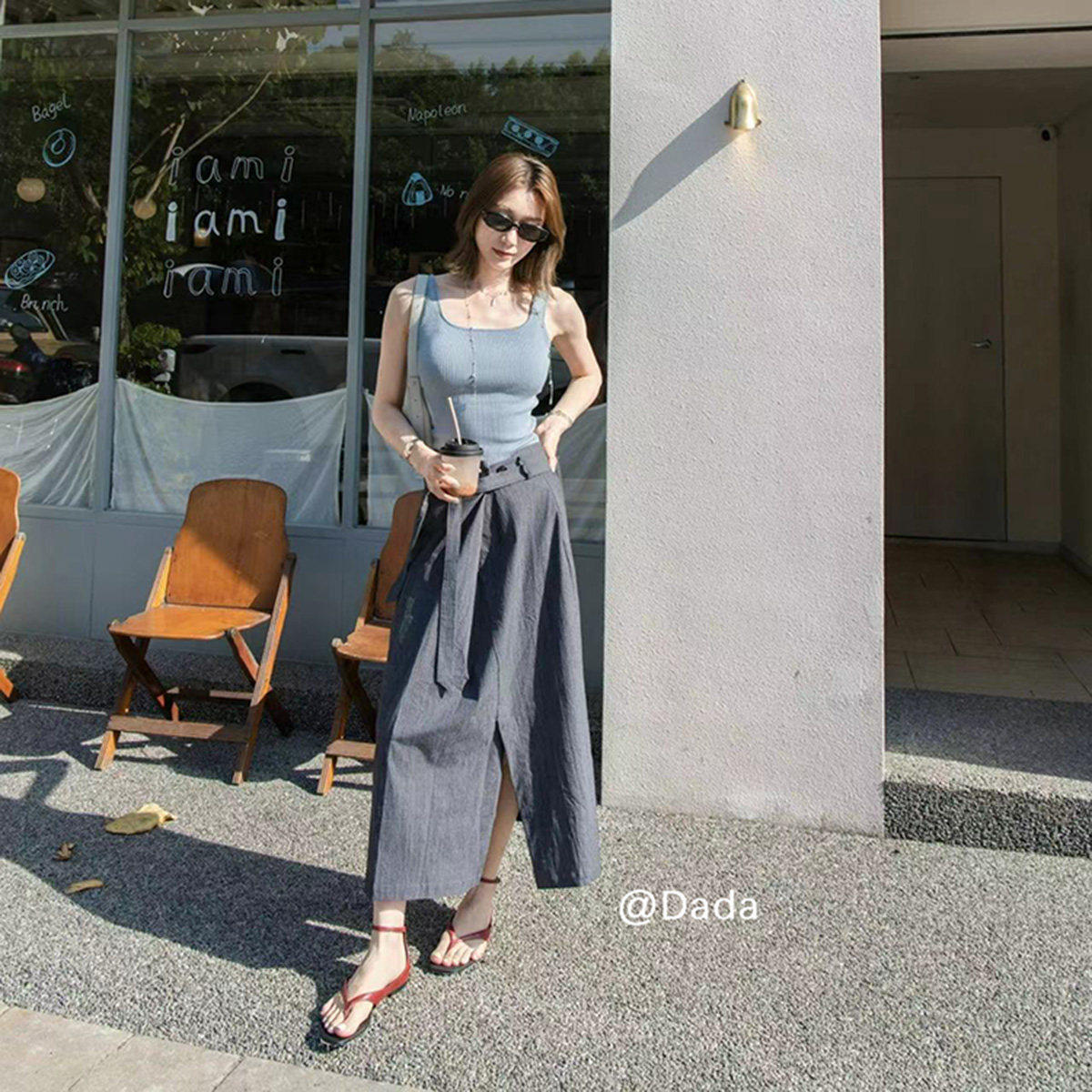 对白设计感开叉a字半身裙女2026夏新款肌理小众通勤休闲中长伞裙