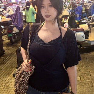大码微胖mm气质百搭设计感蕾丝拼接修身显瘦假两件t桖上衣外穿潮