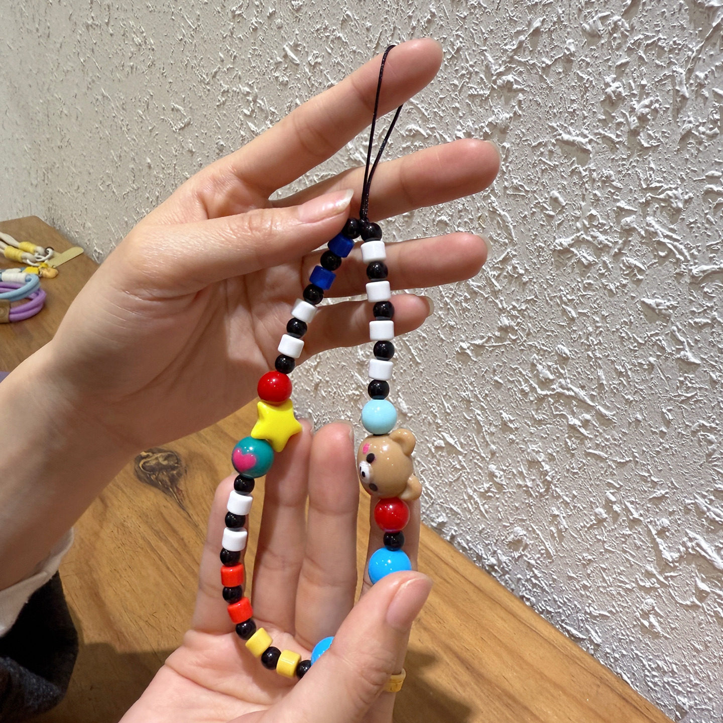 小熊彩色串珠手腕手机挂件防丢