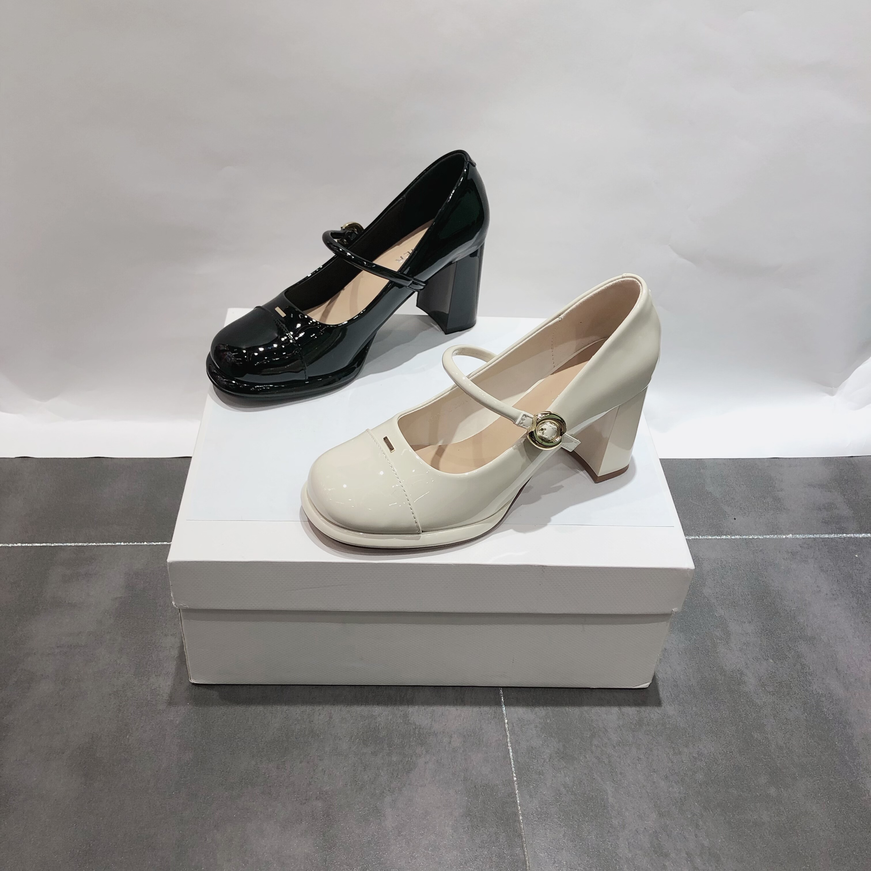 LFR法式气质粗跟玛丽珍鞋女2026春季新款复古一字带漆皮高跟单鞋,女鞋,玛丽珍鞋,淘宝优惠券,粉丝福利购,淘宝优惠卷