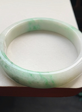 缅甸翡翠手镯A货62.3MM手镯细润白底飘绿玉手镯女款珠宝