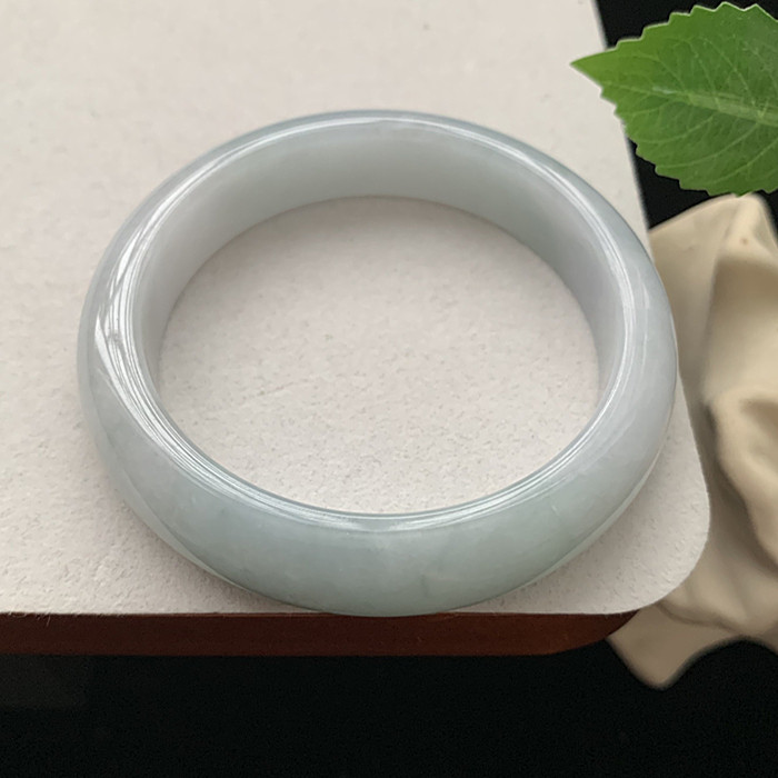 缅甸翡翠手镯A货58.2MM浅蓝底色细润玉手镯女款珠宝