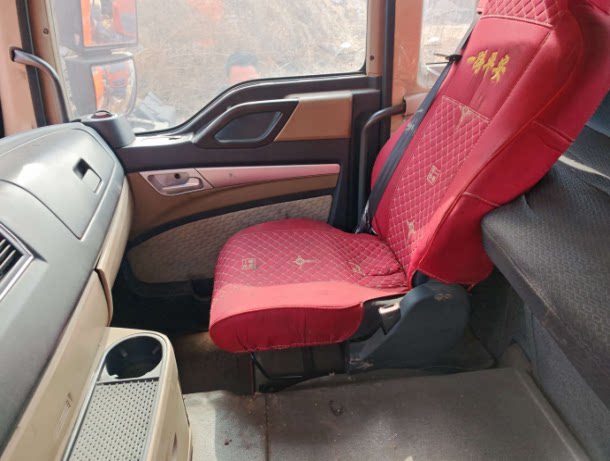 4月18日忻州市晋F76750豪沃牌重型半挂牵引车网络拍卖公告