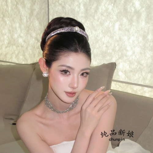 新娘缎面珍珠皇冠头饰婚礼生日