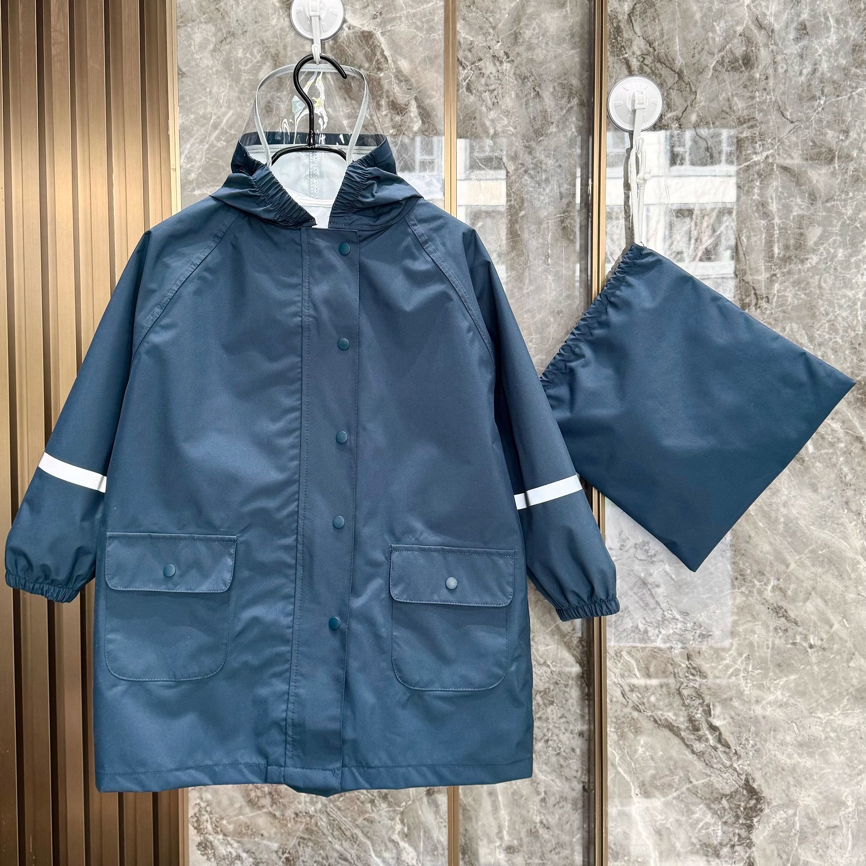 儿童雨衣男女童轻薄防水中大童