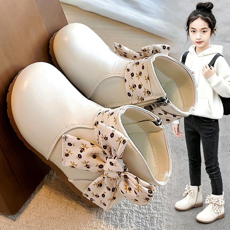 儿童皮靴女童2026秋季新款女孩时尚小白靴子软底韩版大童马丁短靴