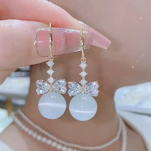 蝴蝶结猫眼石耳钩款耳环女新款设计感高端镀金耳饰防过敏时尚耳坠