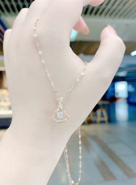 灵动女红百搭钛钢高端小裙子项链