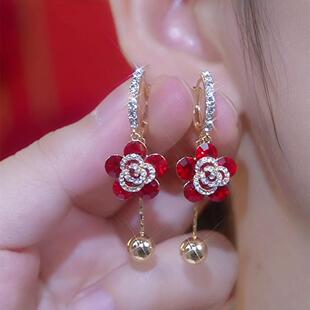 红色锆石花流苏球球耳扣耳环女2024秋冬新款时尚耳坠大款防敏配饰
