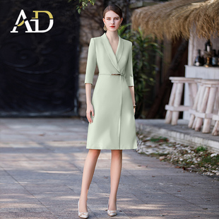AD轻奢职业连衣裙女新款绿色西装裙时尚气质主持人a字裙通勤女装