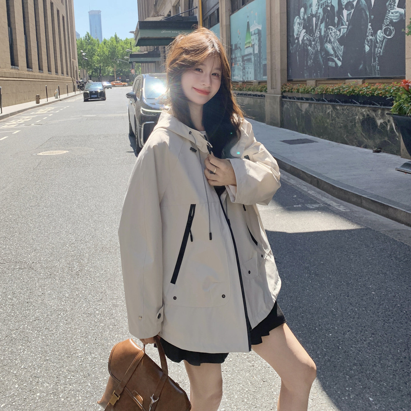 休闲连帽冲锋衣女米白外套宽松工装风户外夹克2026春装新款