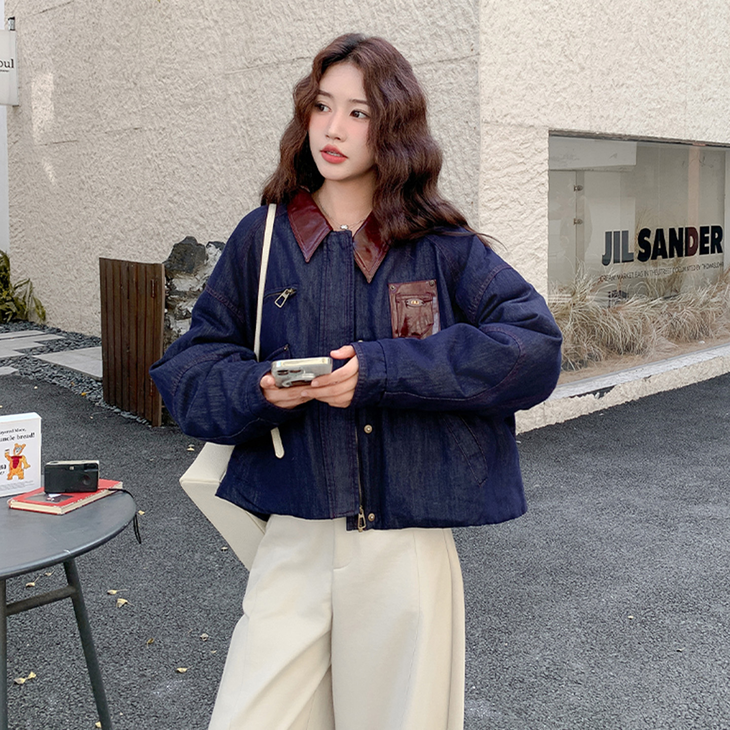 深蓝色短款牛仔羽绒服女2025冬韩系设计感白鸭绒加厚保暖外套