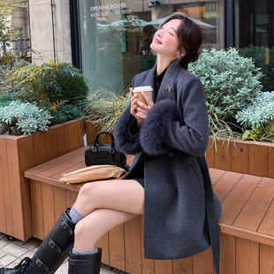 轻奢风翻领羽绒服女2025新款白鸭绒收腰西装外套冬季保暖