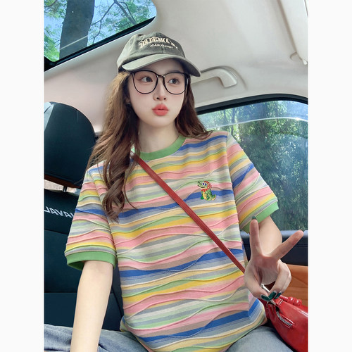 美式复古彩色条纹短袖T恤女夏季2026新款宽松减龄多巴胺穿搭上衣