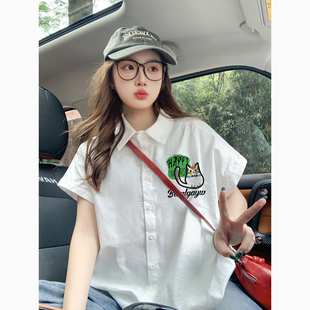 白色正肩卡通短袖衬衫女夏季2025新款宽松慵懒风潮牌小众上衣衬衣