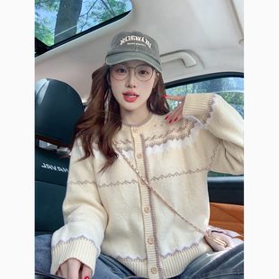 费尔岛风奶黄色开衫针织衫女秋冬单排扣慵懒风复古韩版可爱毛衣女