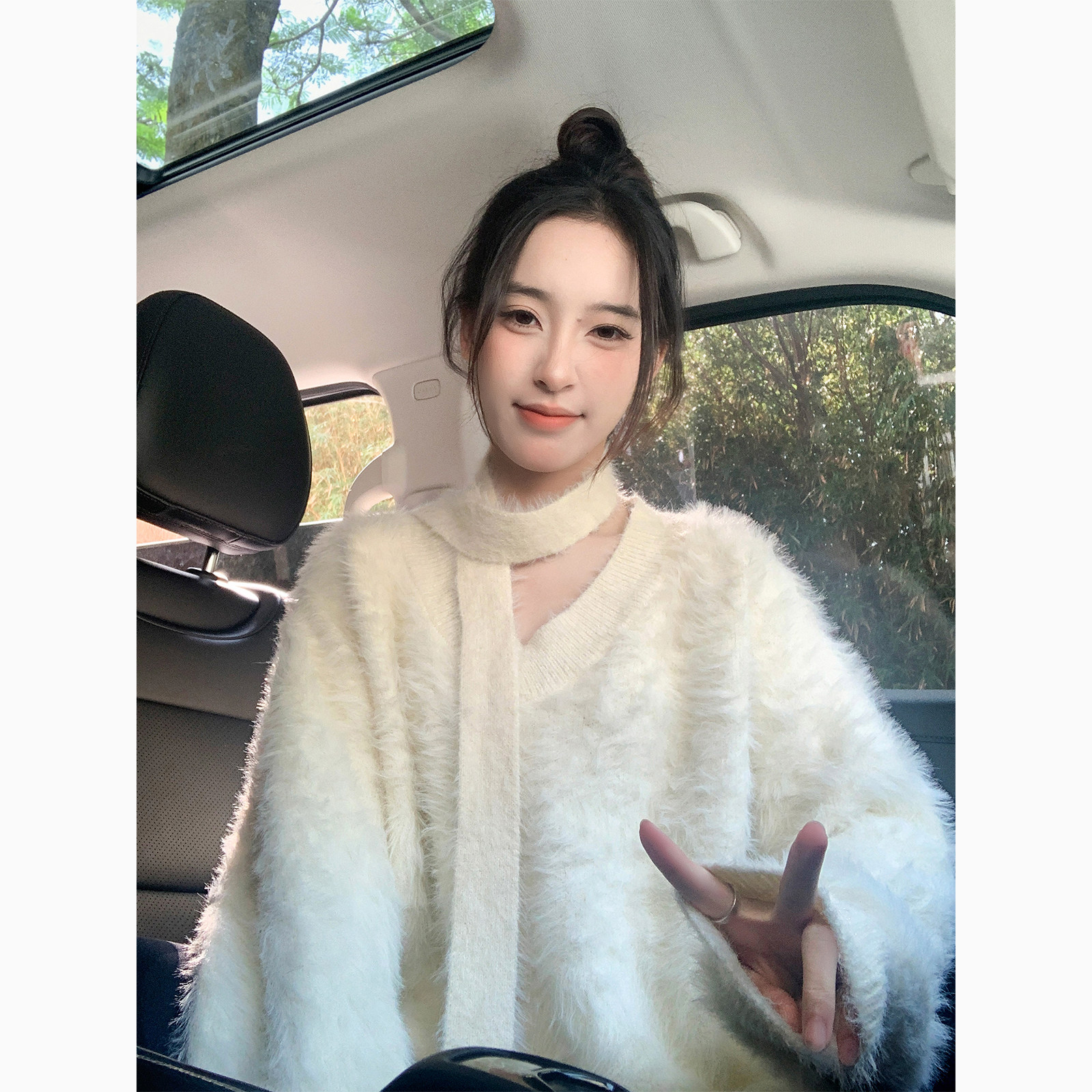 2026新款白色高领加厚水貂绒毛衣女冬季宽松慵懒高级感纯色针织衫