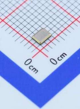 7M25000033 无源晶振 25MHz ±20ppm 20pF SMD3225-4P