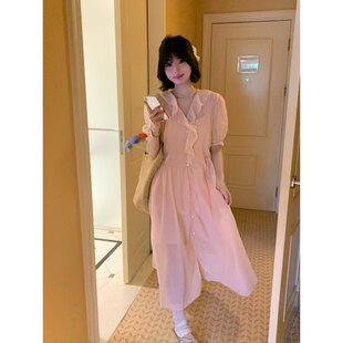 日了个韩｜韩版气质宽松荷叶花边泡泡袖压褶单排扣粉色连衣裙长裙