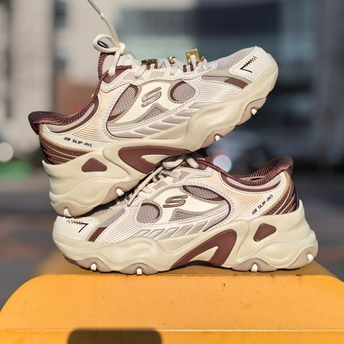 skechers斯凯奇2026新年本命马闪穿女5.0增高休闲熊猫鞋800033