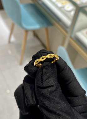 周大福双麻花扭结黄金戒指
