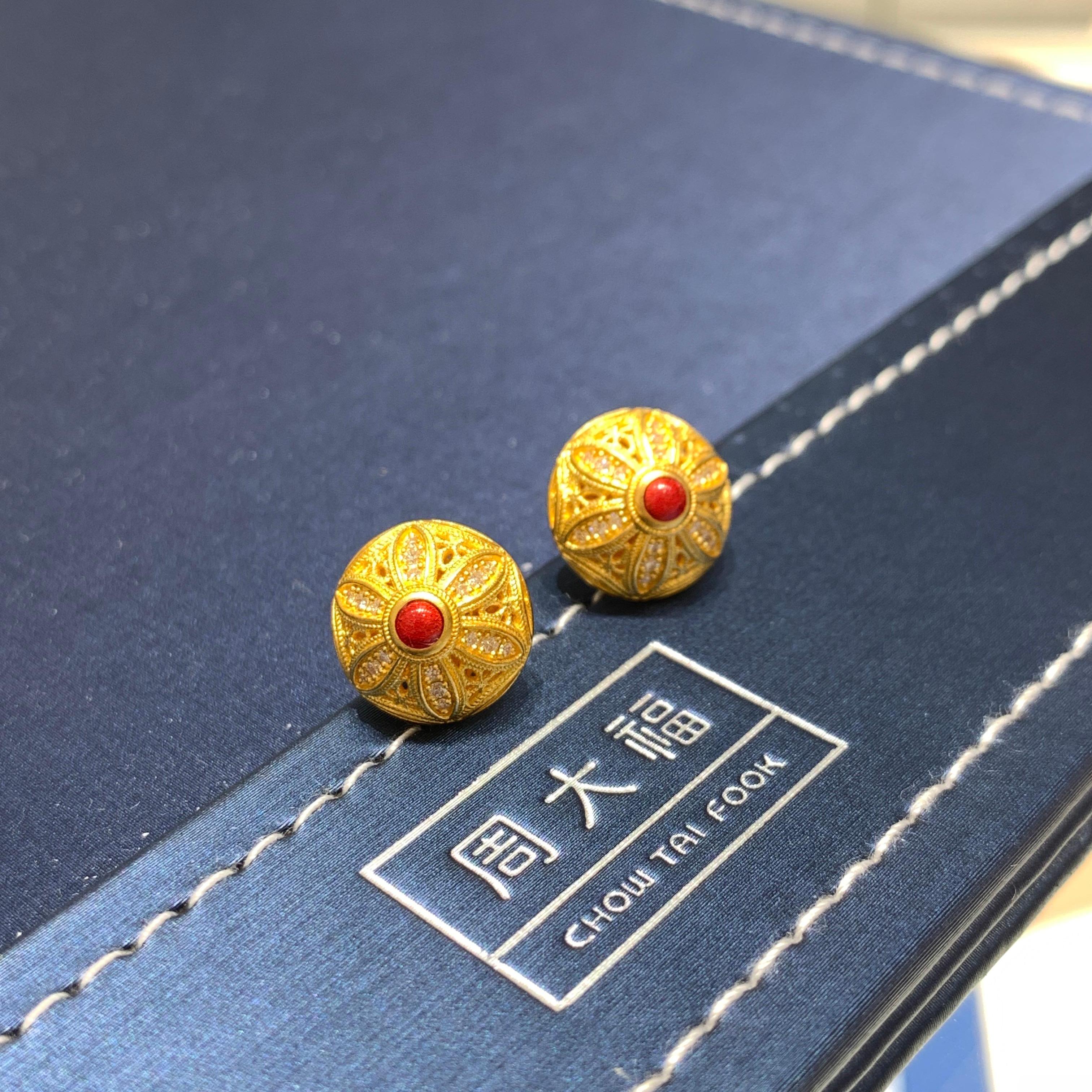 周大福如意珐琅黄金钻石耳钉图片