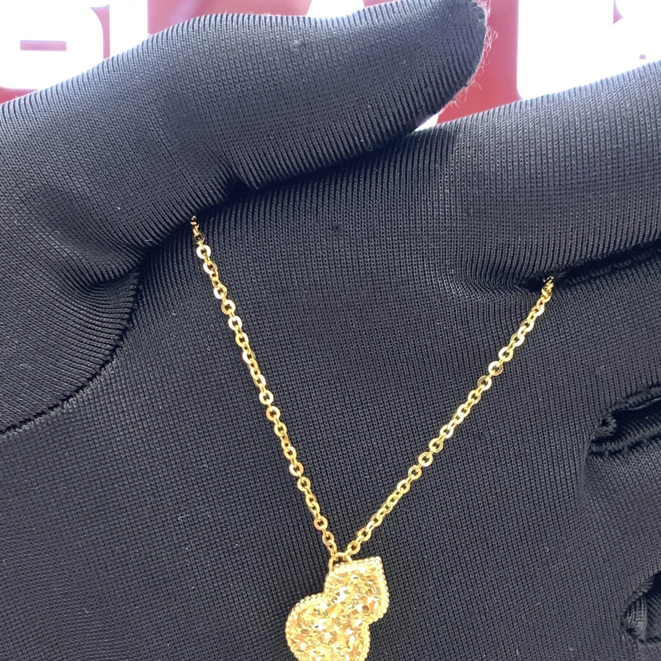 周大福代购 ING系列碎冰冰福禄葫芦黄金项链女 克减80计价F234422