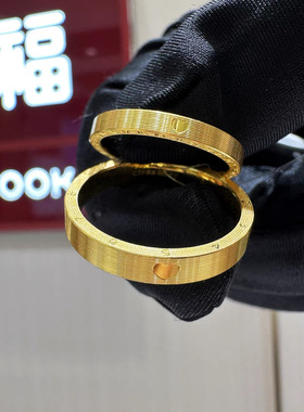 周大福520时钟足金情侣对戒