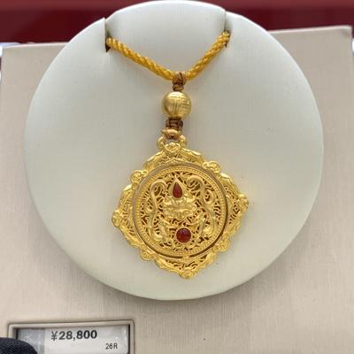 周大福新款玉髓足金黄金吊坠