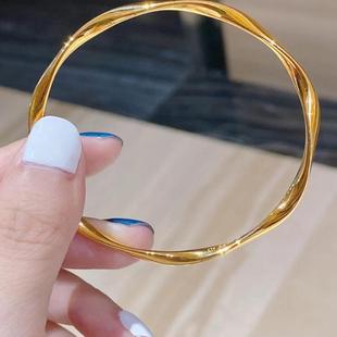 周大福代购 莫比乌斯环实心光面足金黄金手镯女 定价75折 F227183