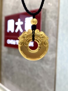 周大福传承双龙平安扣足金黄金吊坠 双龙护主龙凤纯金挂坠F223694