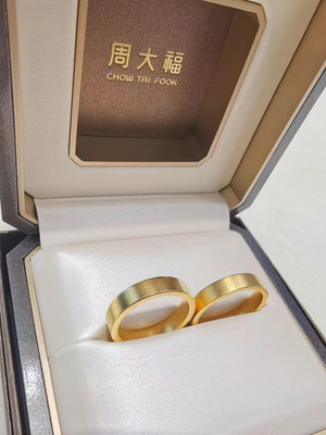 周大福经典情比金坚对戒