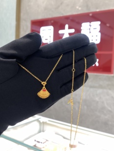 周大福代购 流金岁月系列鎏彩扇形裙子黄金项链女 正品定价R36899