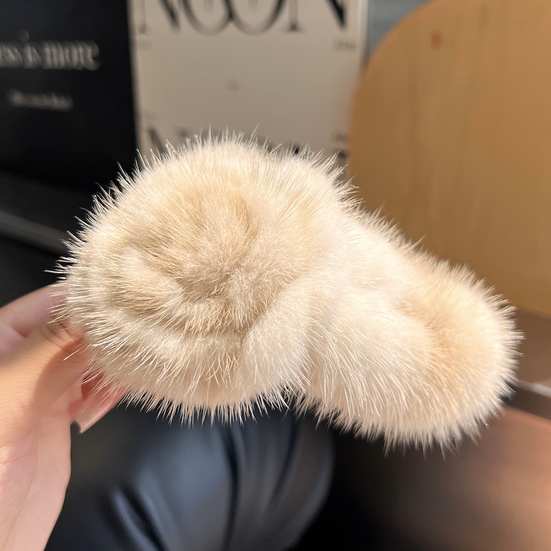水貂毛发抓韩国可爱毛绒发夹气质网红毛毛抓夹后脑勺夹子鲨鱼夹女