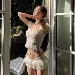 绝美泳衣女款高颜值飞袖性感一字肩分体蛋糕裙小胸温泉度假辣妹装