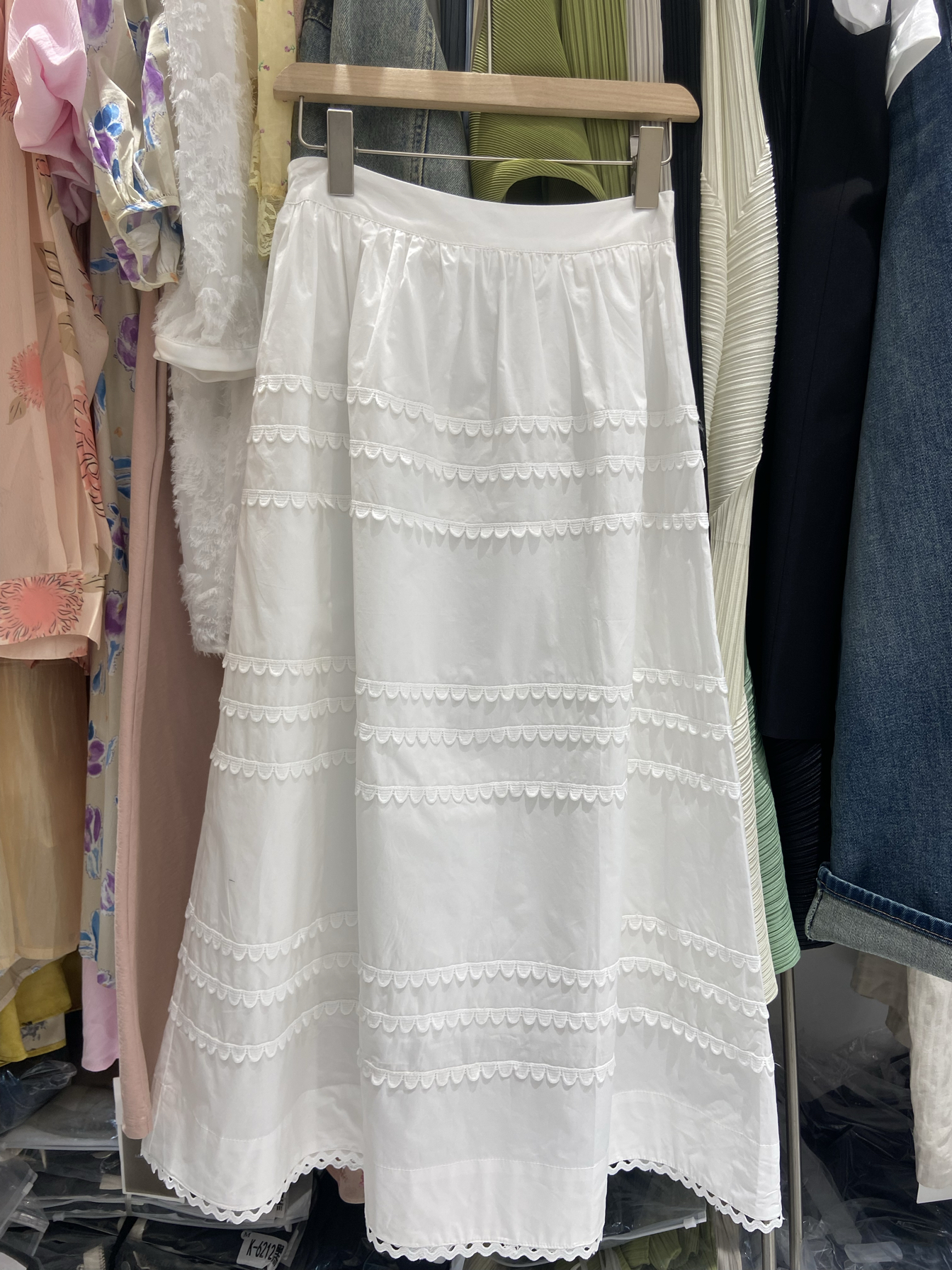 OLIVE 白色a字半身裙秋冬款2024年设计感小众蛋糕裙小个子1997