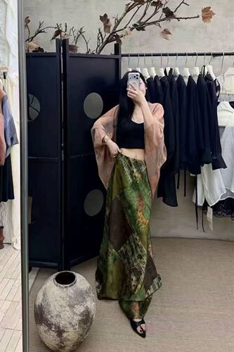 异形原创狄卡洛复古印花宽松遮胯A字裙女轻薄感高腰薄款气质半裙