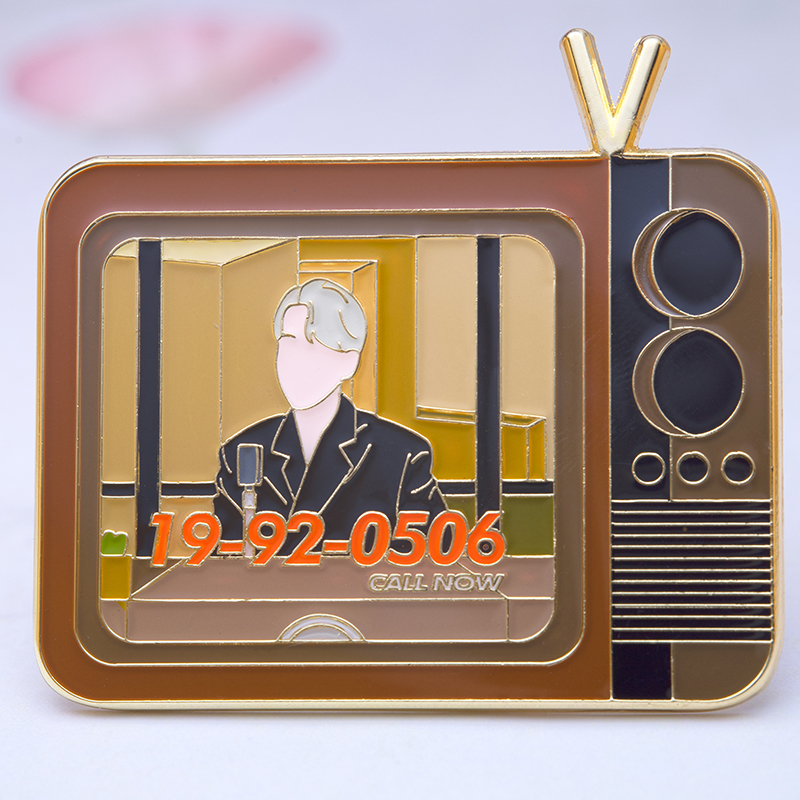 边伯贤周边Getyoualone徽章